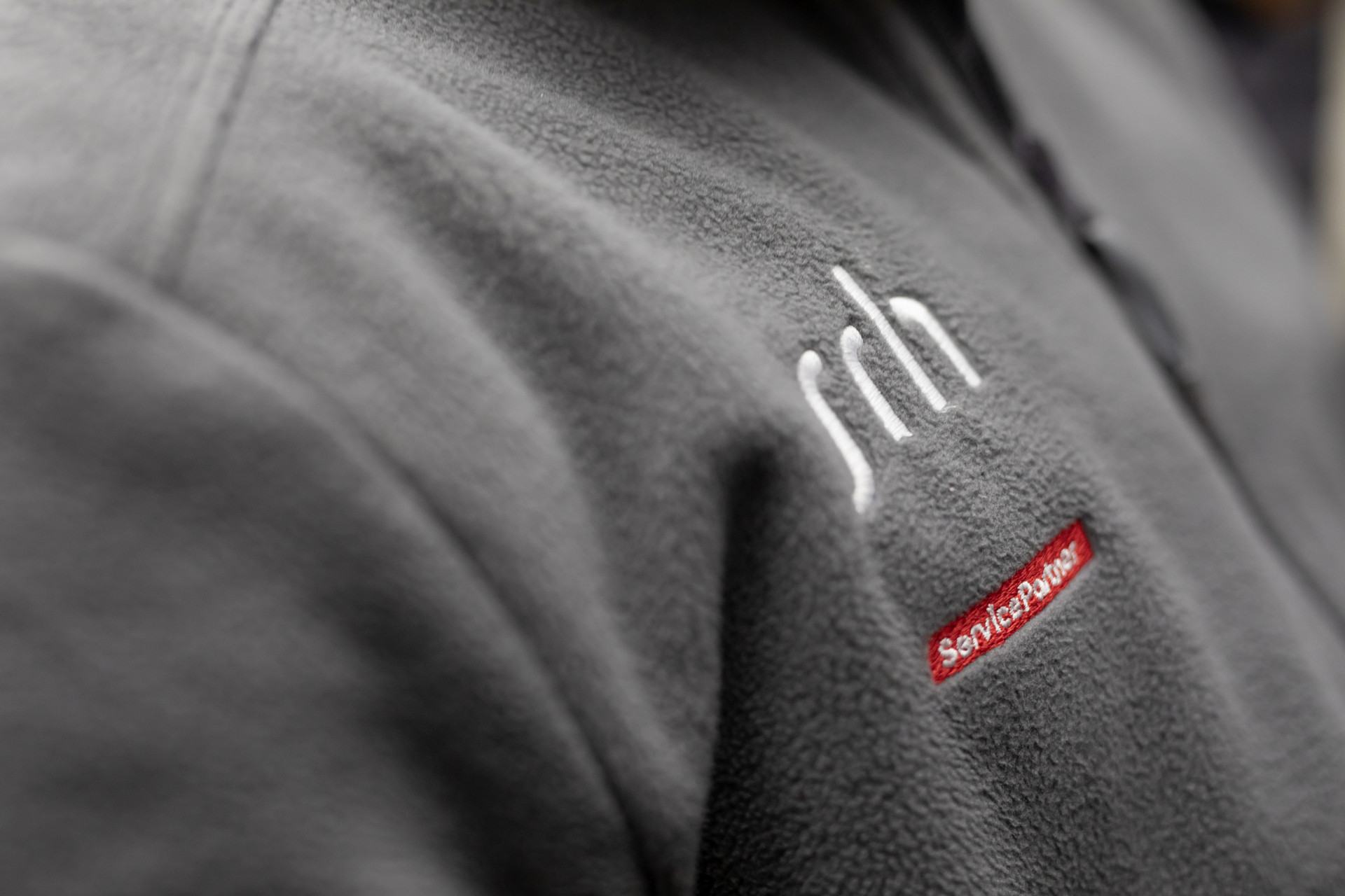 Logo Jacke Jacke mit aufgesticktem SRH Servicepartner Logo